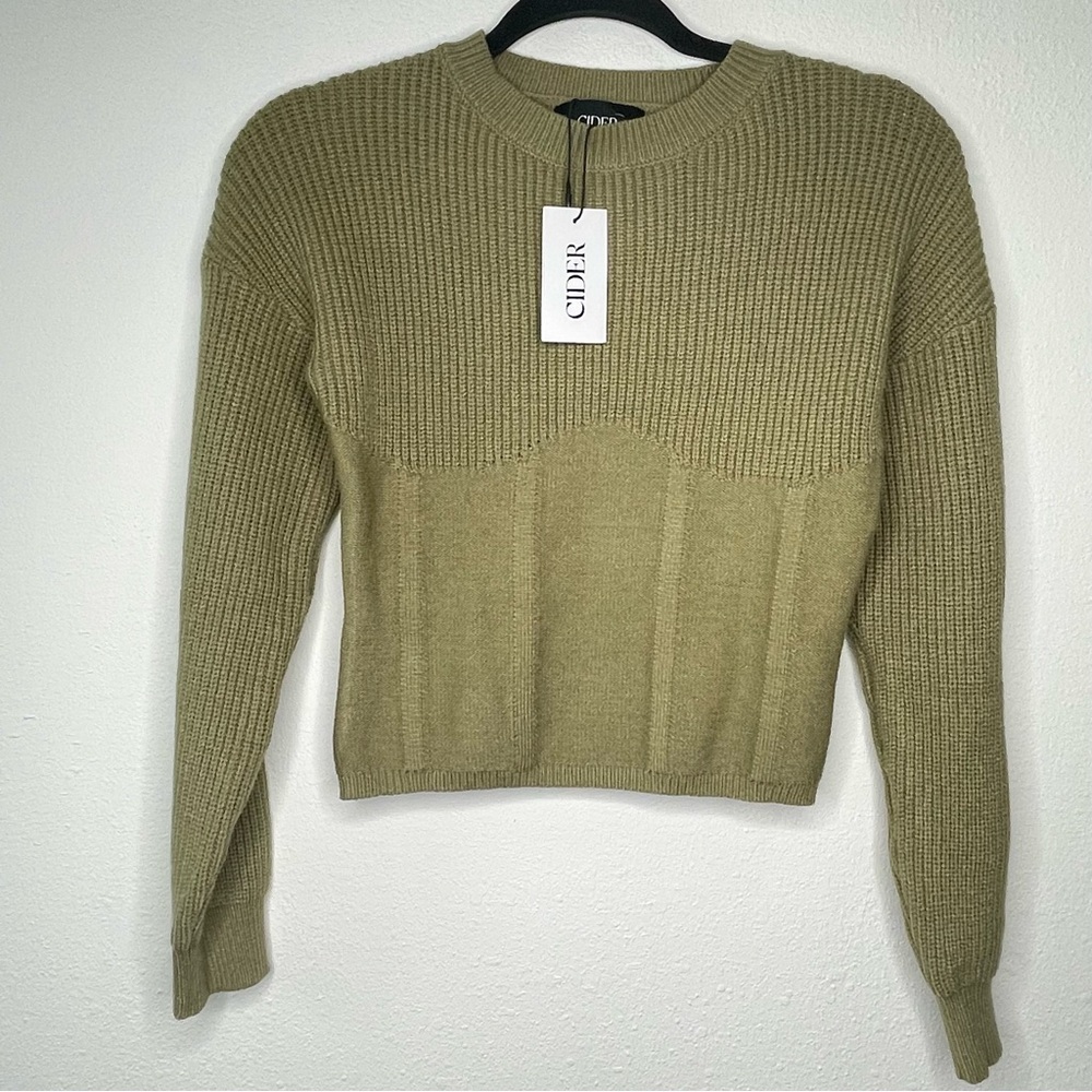 NWT Cider Women's Cableknit Crew neck Crop Sweater S Capsule Preppy Transitional